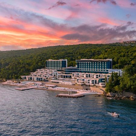 Hilton Rijeka Costabella Beach Resort And Spa Екстериор снимка