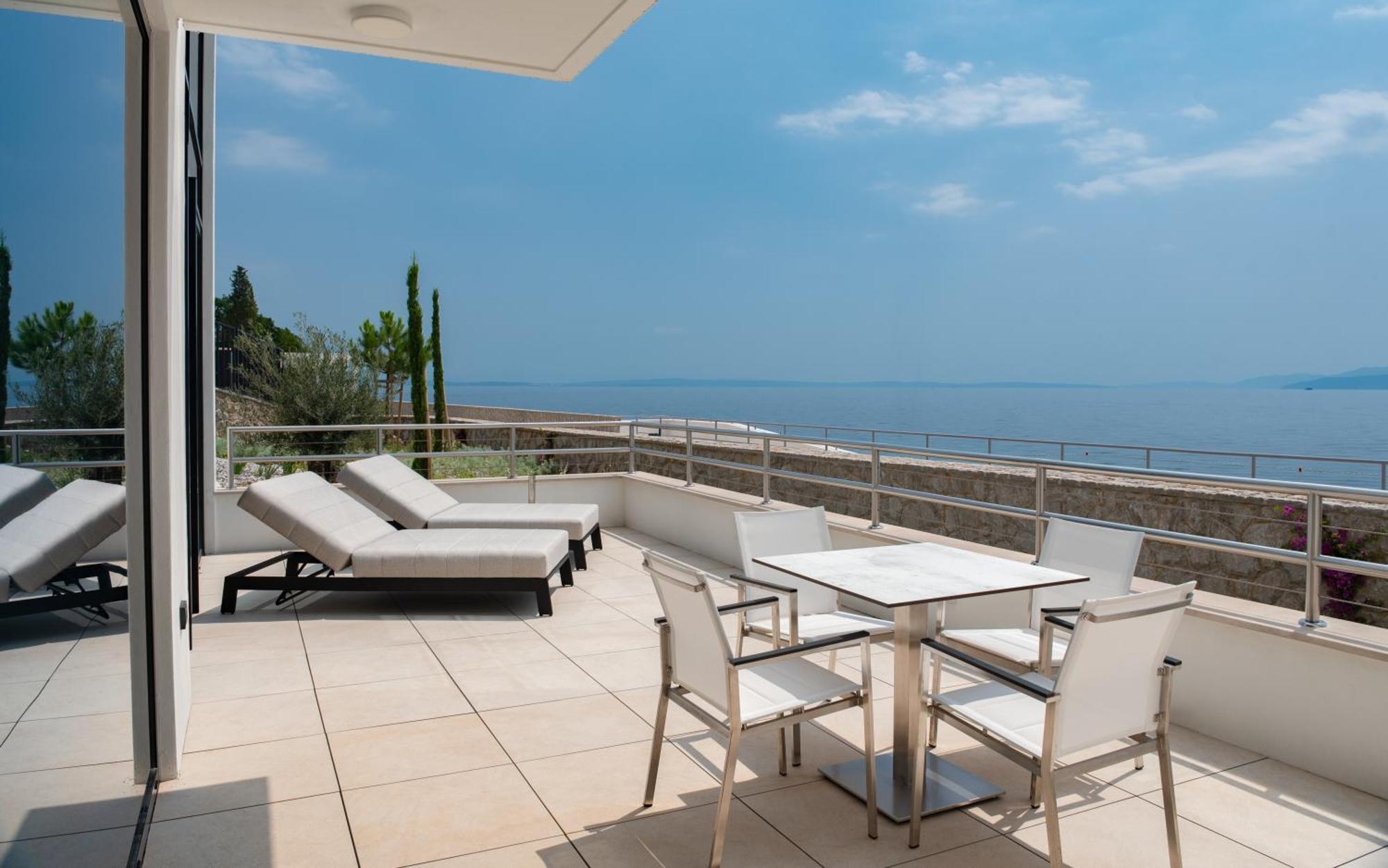Hilton Rijeka Costabella Beach Resort And Spa Екстериор снимка