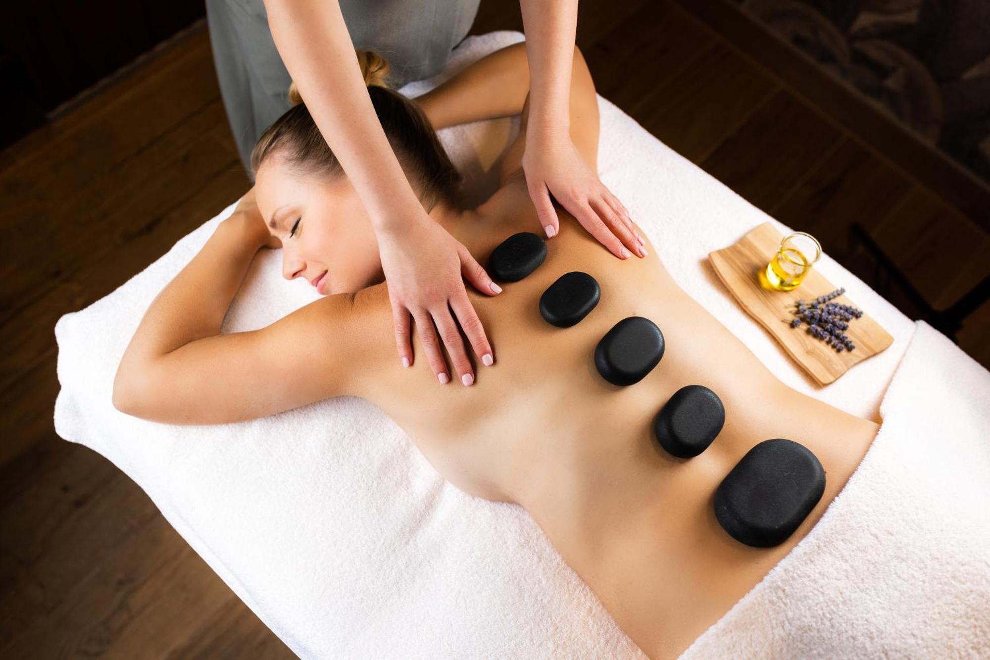 Hilton Rijeka Costabella Beach Resort And Spa Екстериор снимка Hot stone massage
