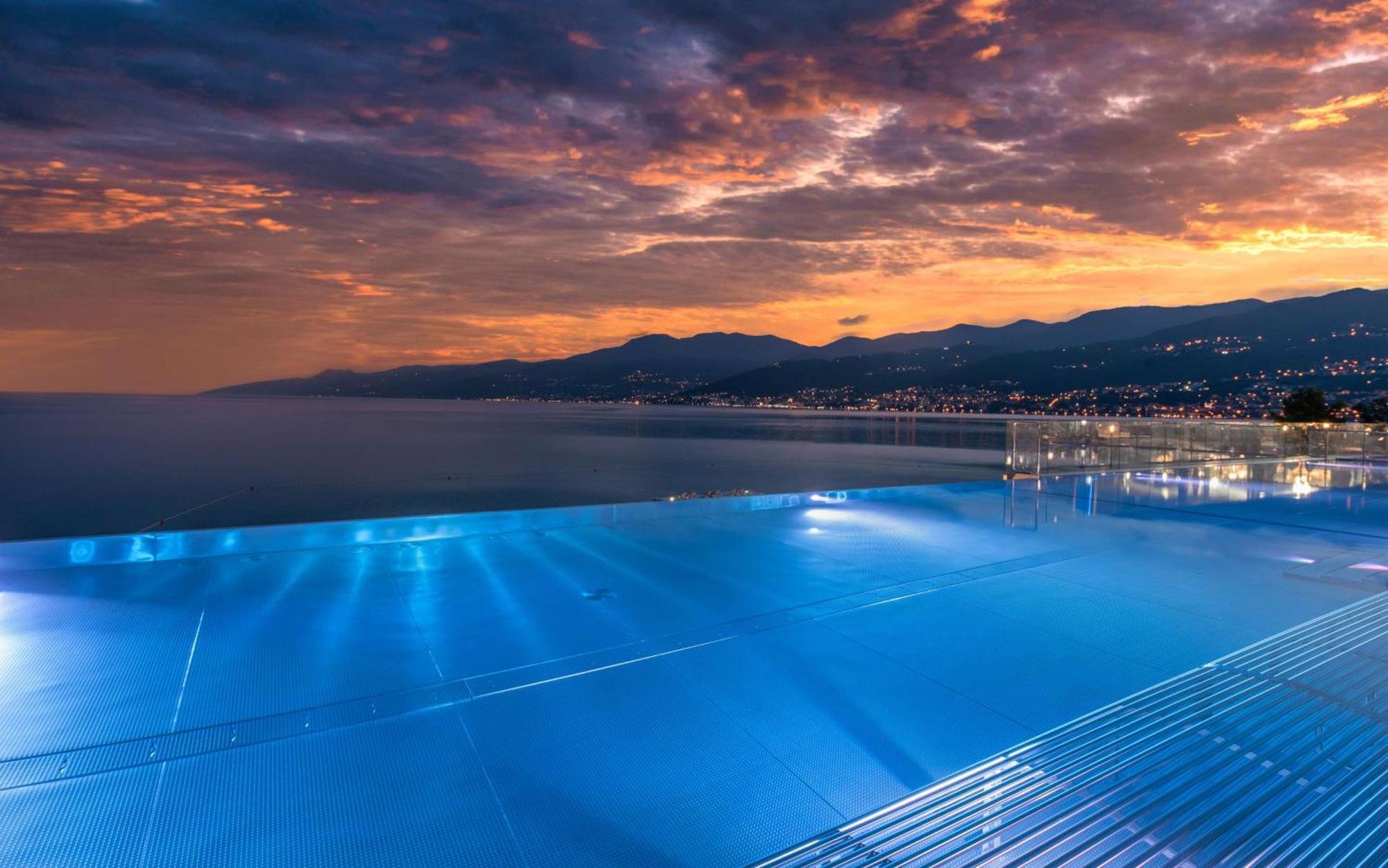 Hilton Rijeka Costabella Beach Resort And Spa Екстериор снимка View of the pool at the hotel