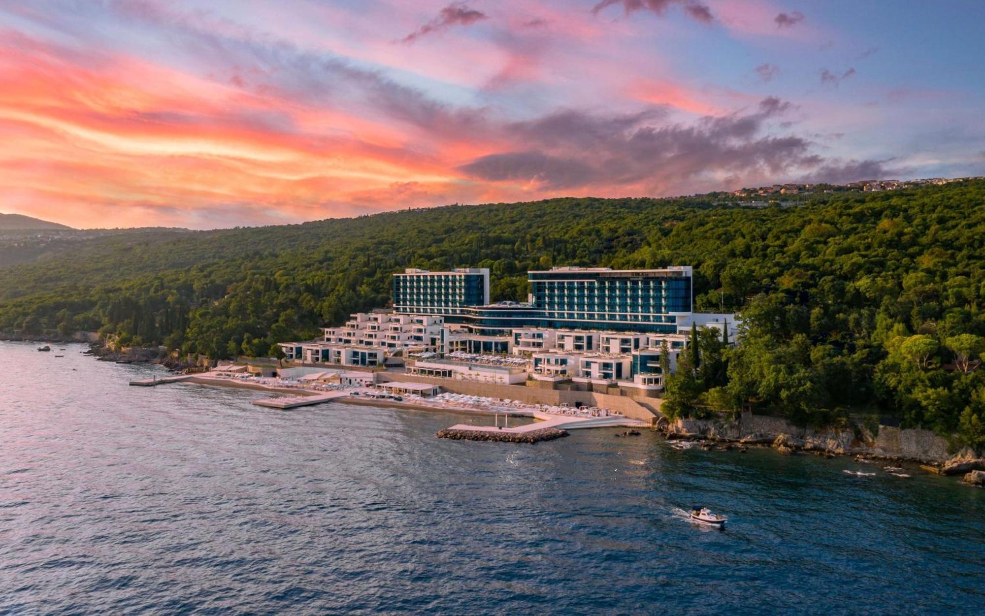 Hilton Rijeka Costabella Beach Resort And Spa Екстериор снимка